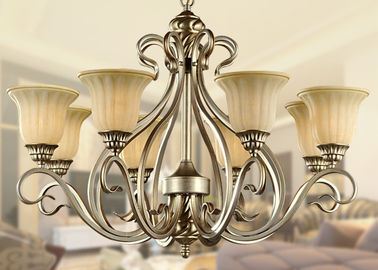 Candelabro moderno/retro personalizado do ferro forjado do estilo com máscaras 8 800W claros