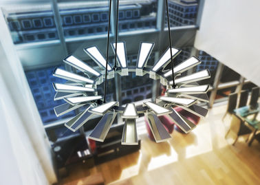 O candelabro moderno trapezoidalmente ilumina a borda - grande candelabro leve para cima e para baixo
