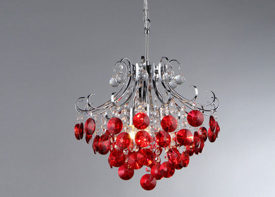 Candelabro moderno do cromo de 3 luzes que leve o cristal vermelho para abrigar