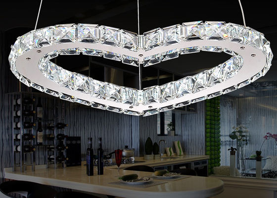 Os candelabros modernos de cristal funky/coração da luz deram forma à lâmpada de pendente 7500K - 8000K