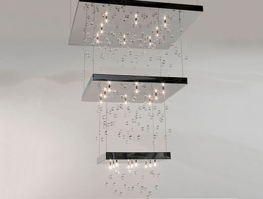 Iluminação de cristal luxuosa do candelabro, candelabros do hotel com três dispositivos elétricos de iluminação da camada