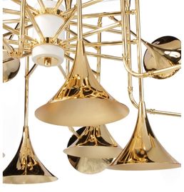 Candelabros do hotel do metal