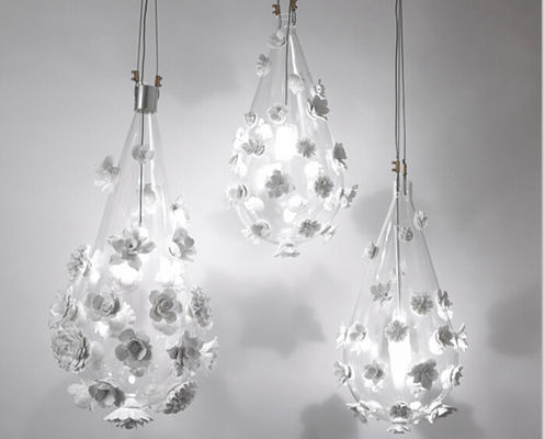 Vidro moderno dos dispositivos elétricos de iluminação e lâmpada de pendente cerâmica da flor para a decoração da loja