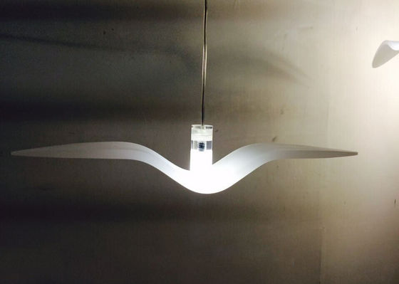 Suspensão bonita de Nightbirds que ilumina a forma branca pura dos pássaros da iluminação do diodo emissor de luz do acrílico