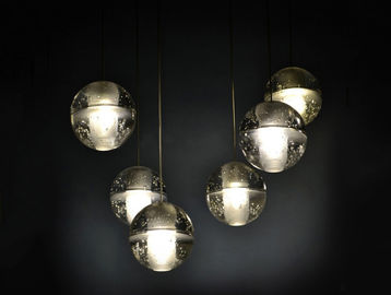 Pendente de suspensão da bola moderna do cristal que ilumina o candelabro decorativo do diodo emissor de luz