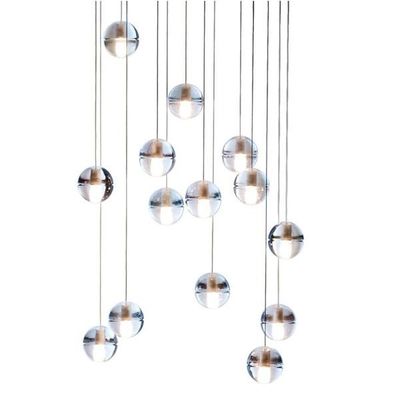 A bola clara do cristal conduziu o pendente suspendido transparente das luzes do candelabro