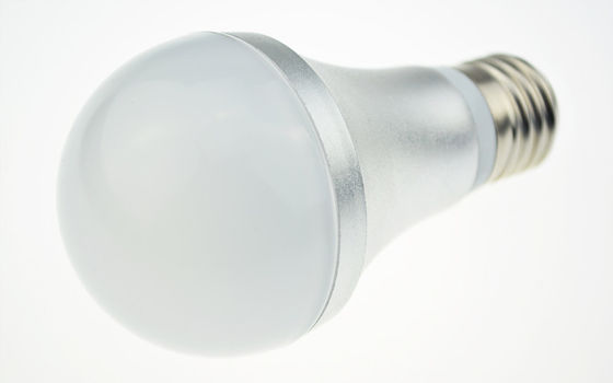 Ampola do diodo emissor de luz de Dimmable E26 dos bulbos impermeáveis do globo do diodo emissor de luz de IP65 SMD 5 W 120 volts