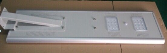 Luzes de rua solares completas exteriores puras altas do diodo emissor de luz do branco IP66 do lúmen 50W