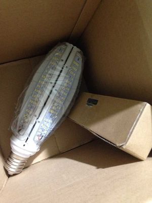 As luzes de rua exteriores SMD do diodo emissor de luz de E39/E40 IP67 100W E40 LG 5630 lascam-se